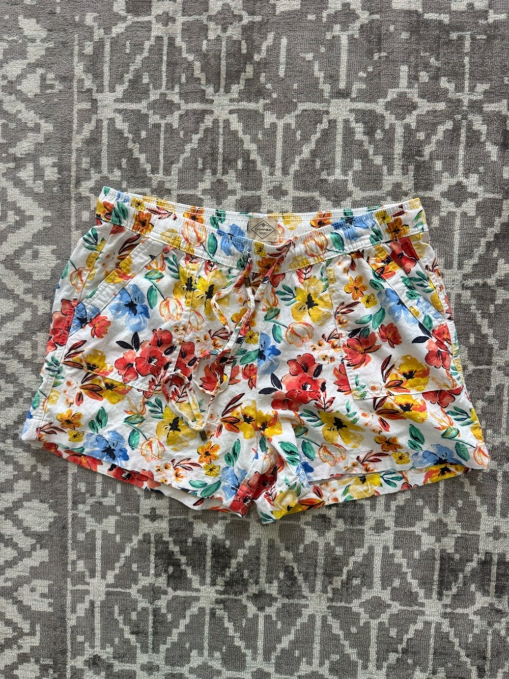 St. John's Bay White Red Blue Floral Drawstring Linen blend Shorts